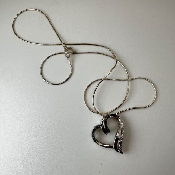 16" Solid Sterling Silver Heart with black/white diamonds necklace! - Picture 2 of 13